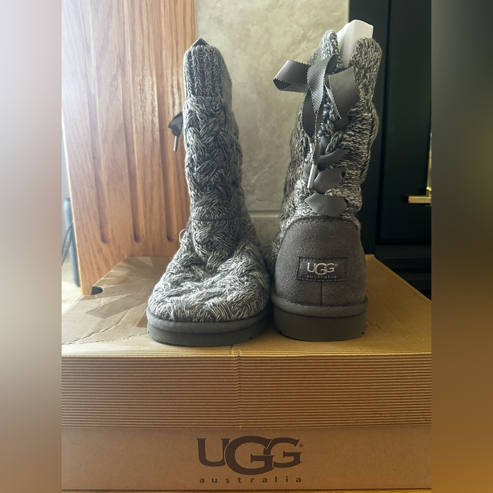 UGG Isla Women's Boots in Heather Gray